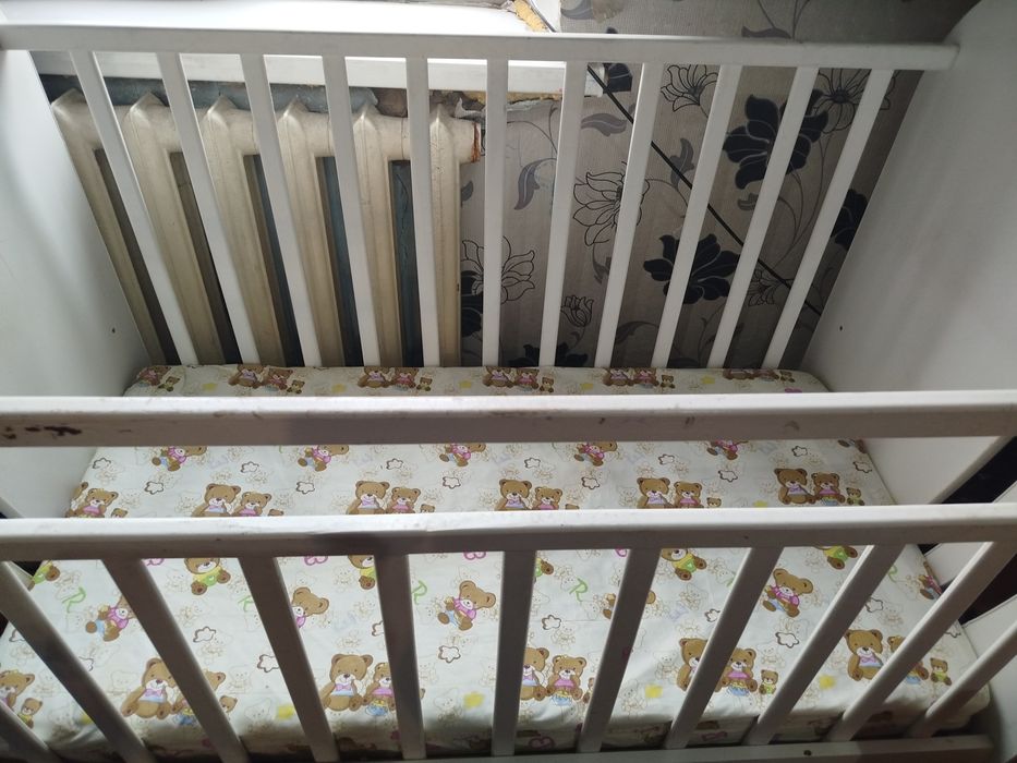 Продам манеж с матрасиком