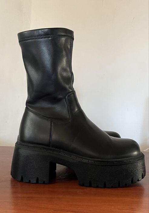 Женские ботинки