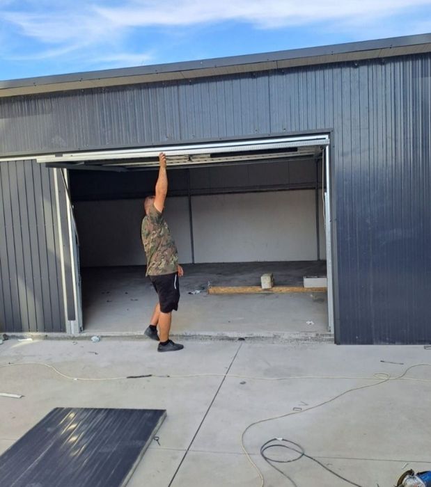 Vând garaj metalice auto