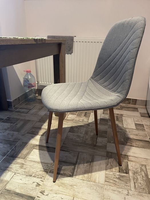 Masa si 4 scaune stare f buna