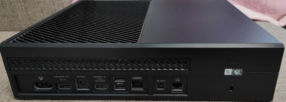 Consola Microsoft XBOX ONE, 1TB/1000 GB ,27 jocuri,maneta ,cabluri