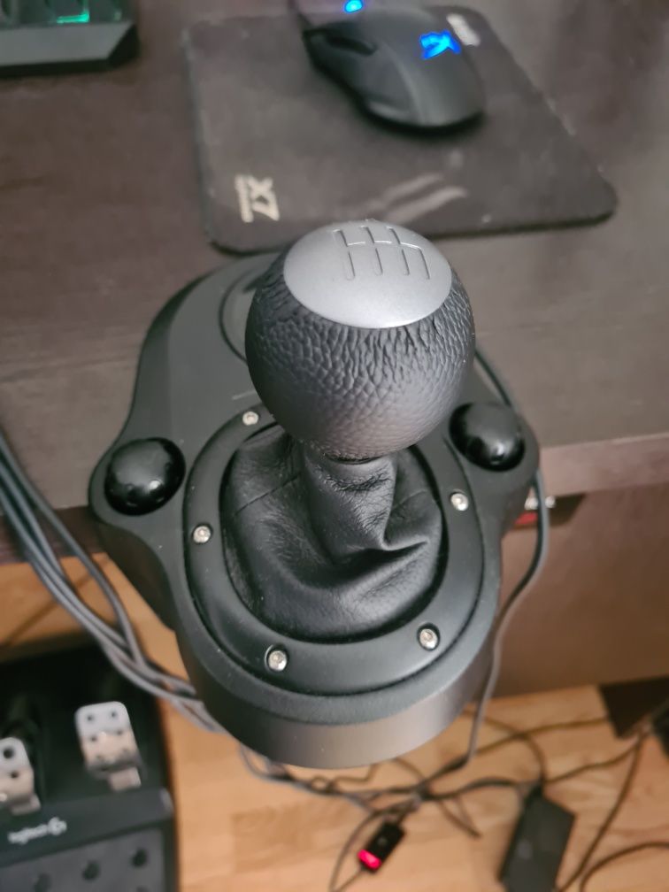 Logitec G923 в хорошем состоянии
