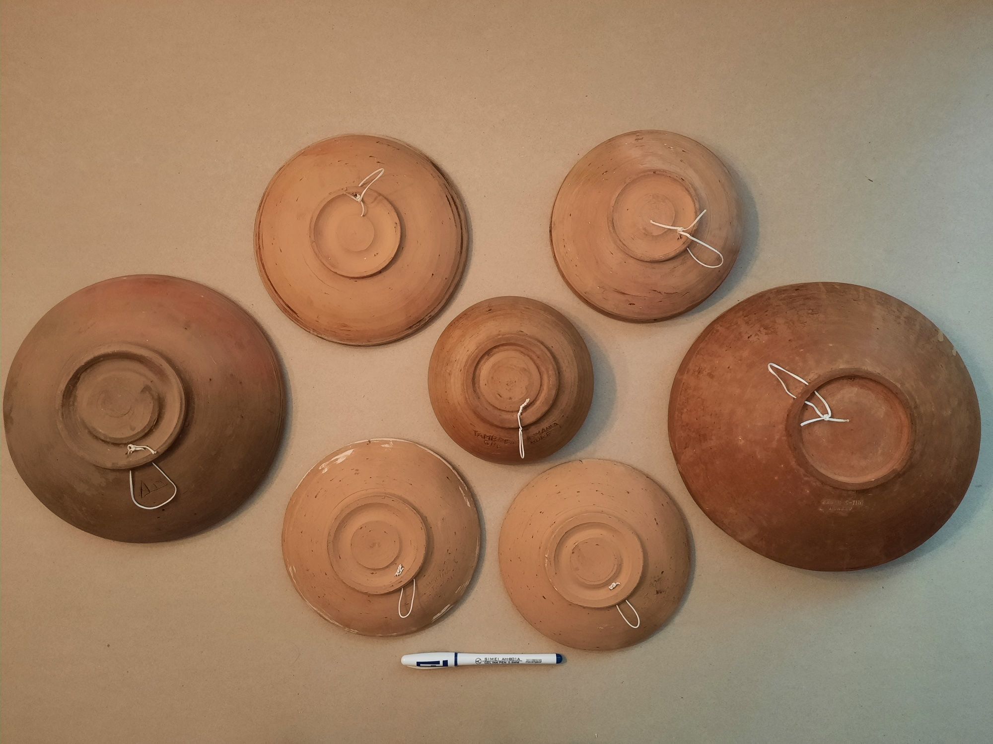 Farfurii din ceramică de Horezu, semnate pe spate 7 buc.