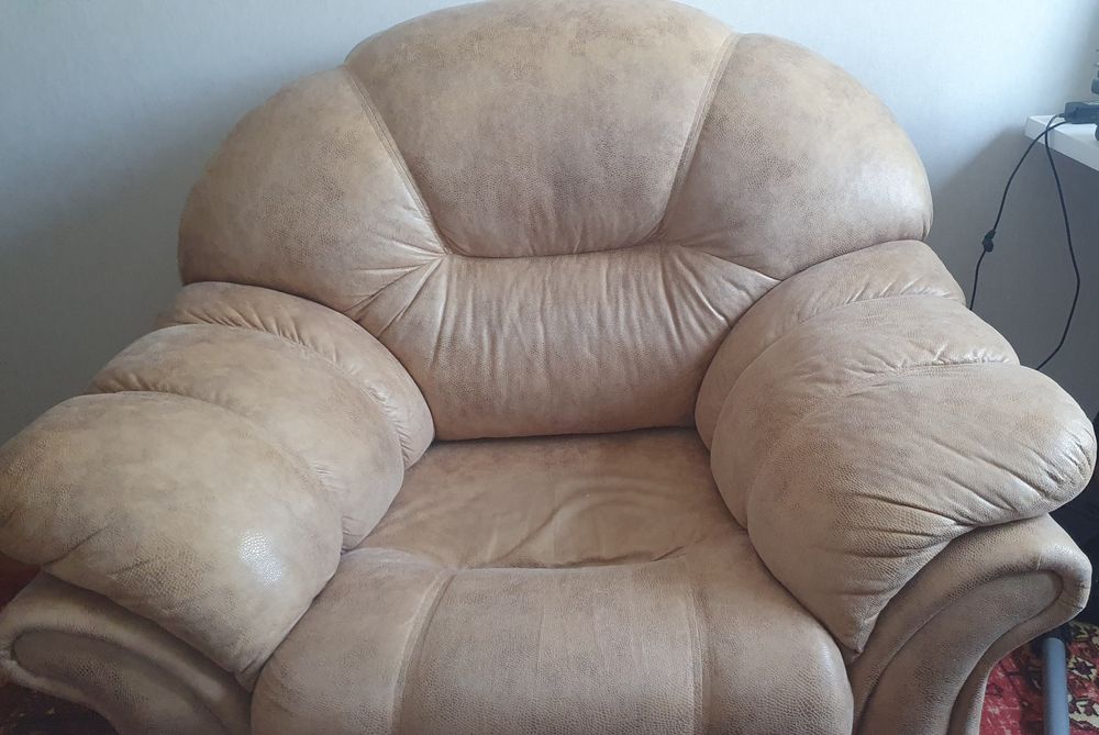 Кресло для гостиной