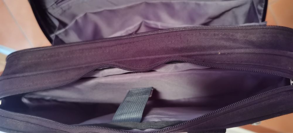 Geanta Saxoline.   .