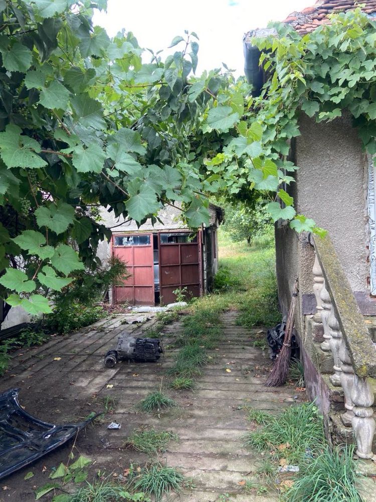 Vand casa părintească!