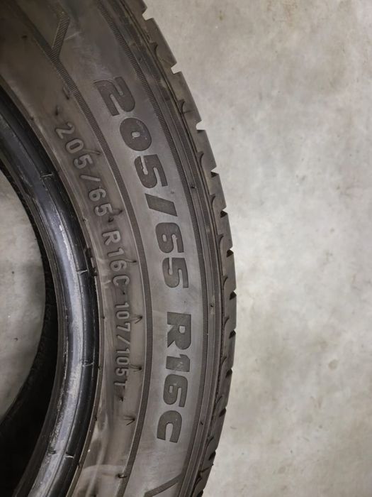 2 anvelope vara Pirelli 205 65 16 C aproape noi