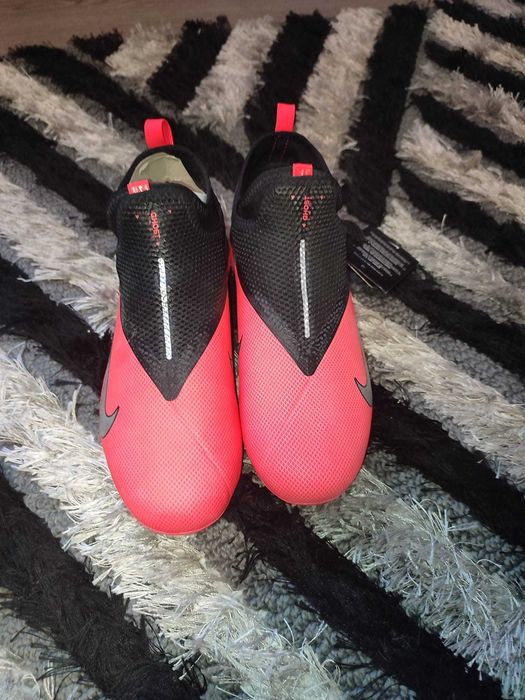 Ghete fotbal Nike marimea 38.5