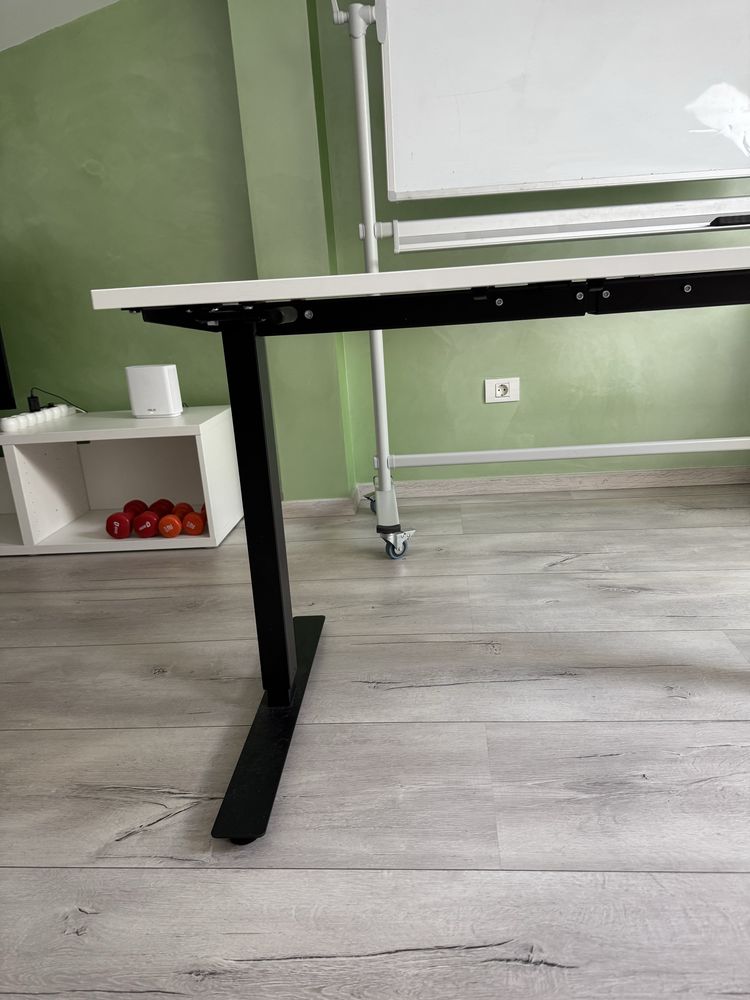 birou cu inaltime reglabila ikea