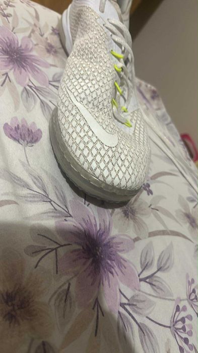 Продавам обувки за ритане