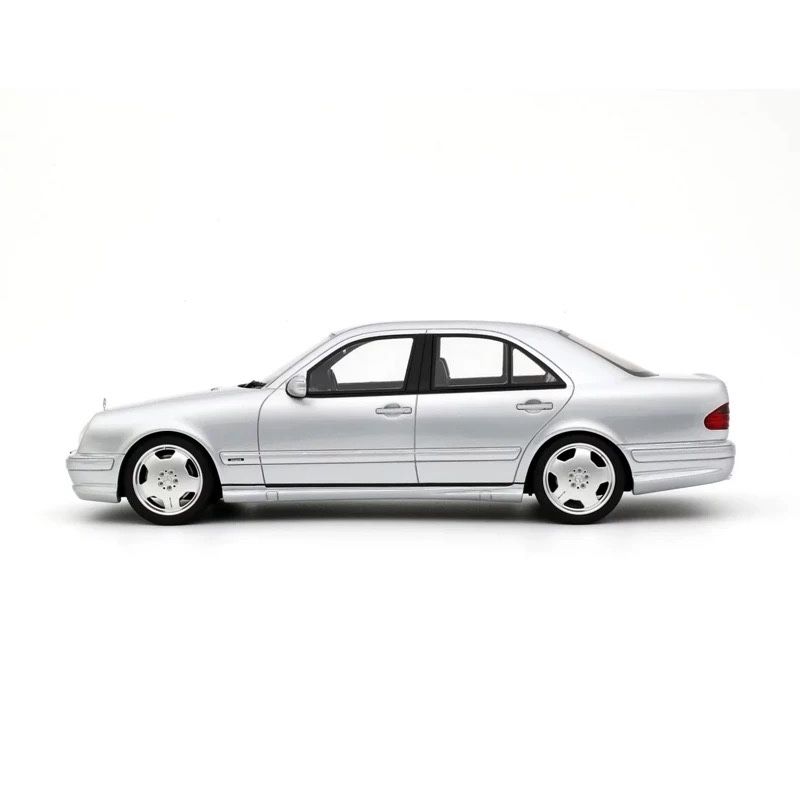 Mercedes benz w210 1:18