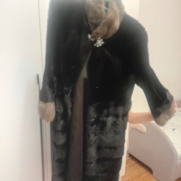 Продаётся норковая шуба