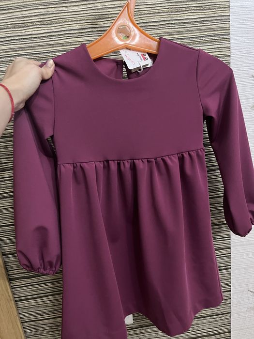 Платье на девочку 122 размер (новое)