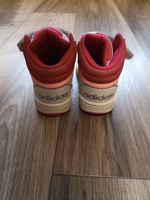 Продавам кецове Adidas номер 25 без забележки