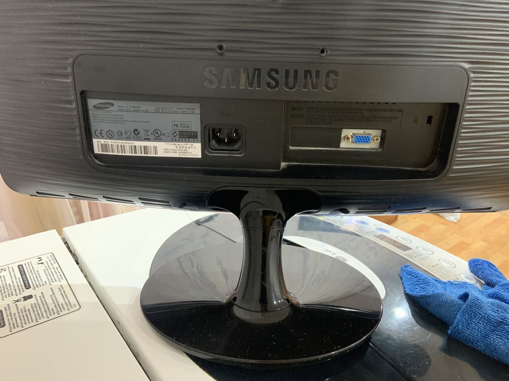 Монитор Samsung SyncMaster