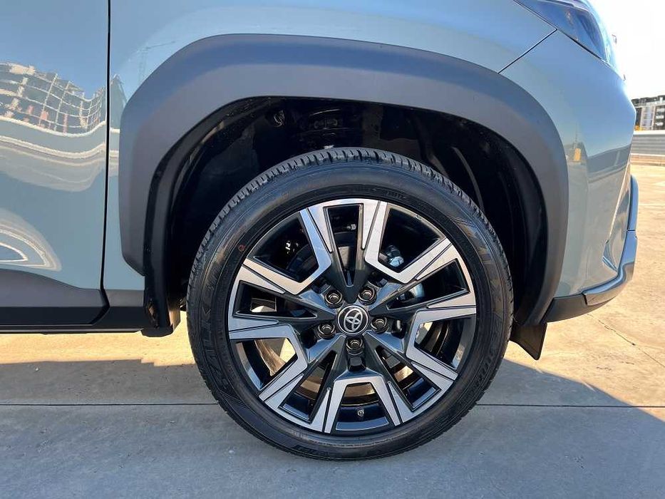 Продавам 4 броя Летни Гуми FALKEN 215 50 18 на 5000 км. ДОТ 11/2024.