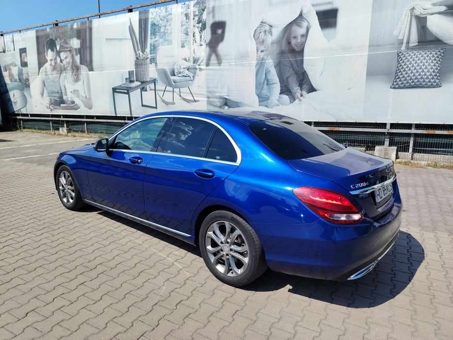 Vând Mercedes c200