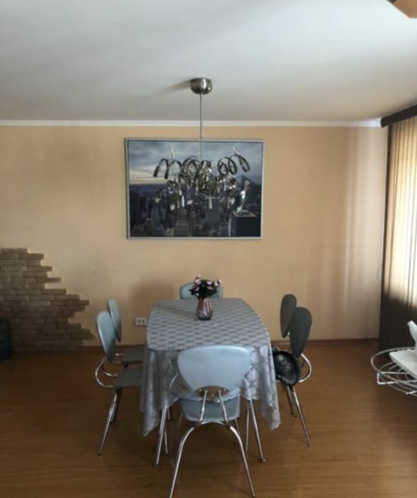Квартира 4 комн ,переделана в 3 комн 81кв.м