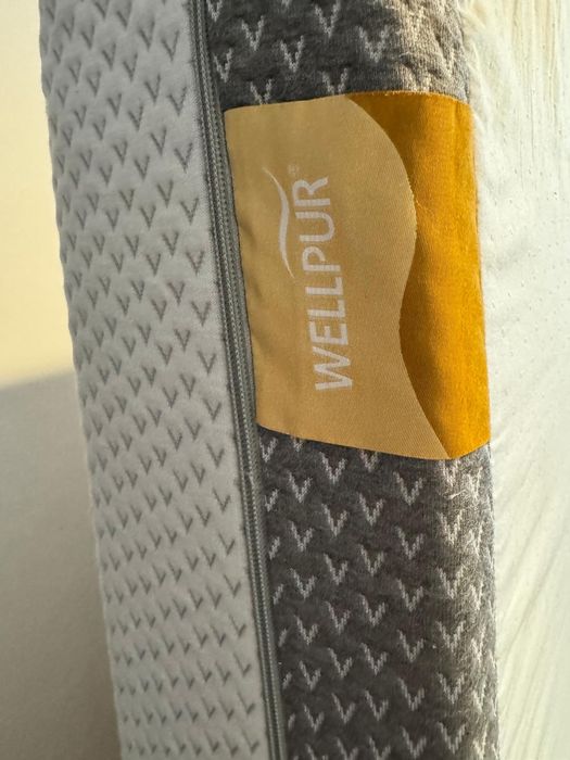 Saltea Wellpur F30 – aproape nouă, imaculata