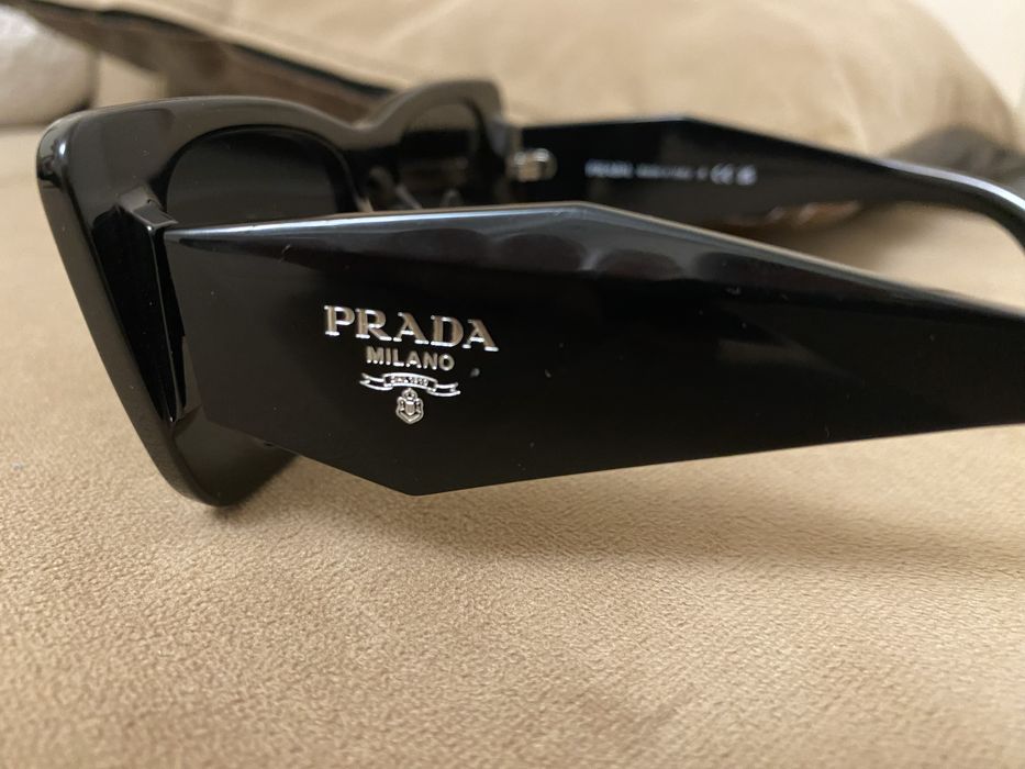 Слънчеви очила PRADA в перфектно състояние