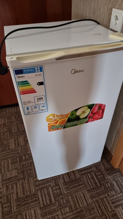 Мини холодильник продам