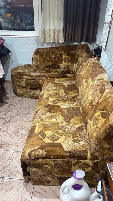 Подарявам разтегателен диван