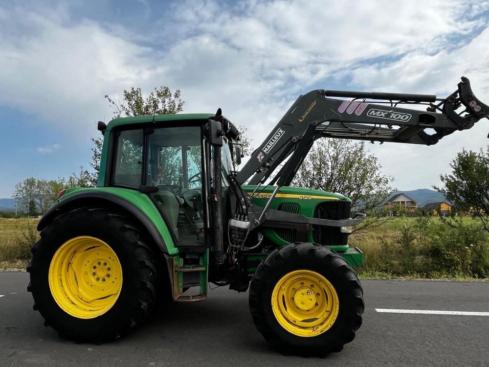 Tractor John Deere 6120 cu incarcator frontal