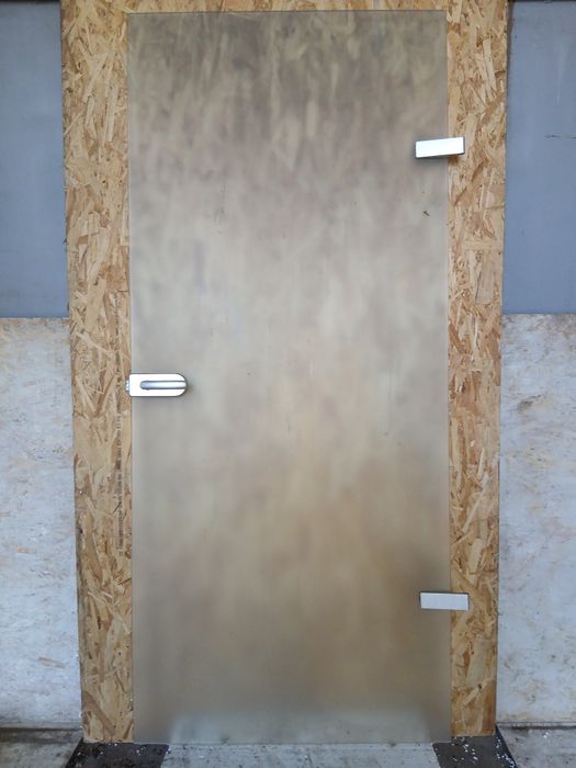 Uși de sticlă pentru diverse spatii