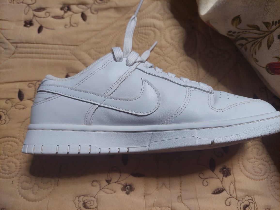 Nike dunk low White