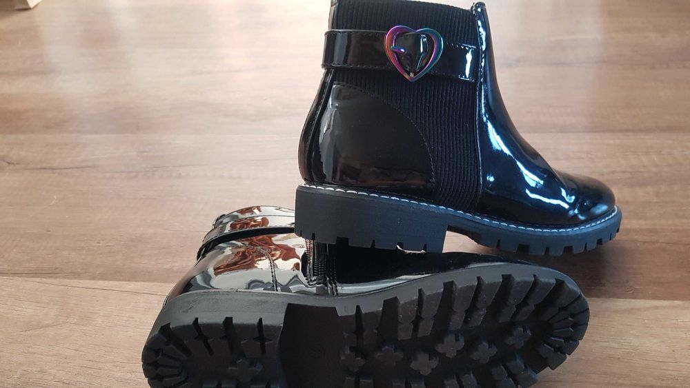 Ghete fetite marimea 32