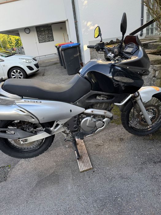 Vând motor suzuki