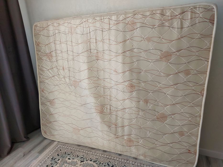 Продам матрас 200×160