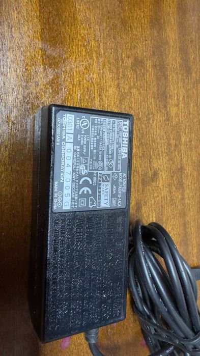 Захранване за лаптоп и Лаптоп за части