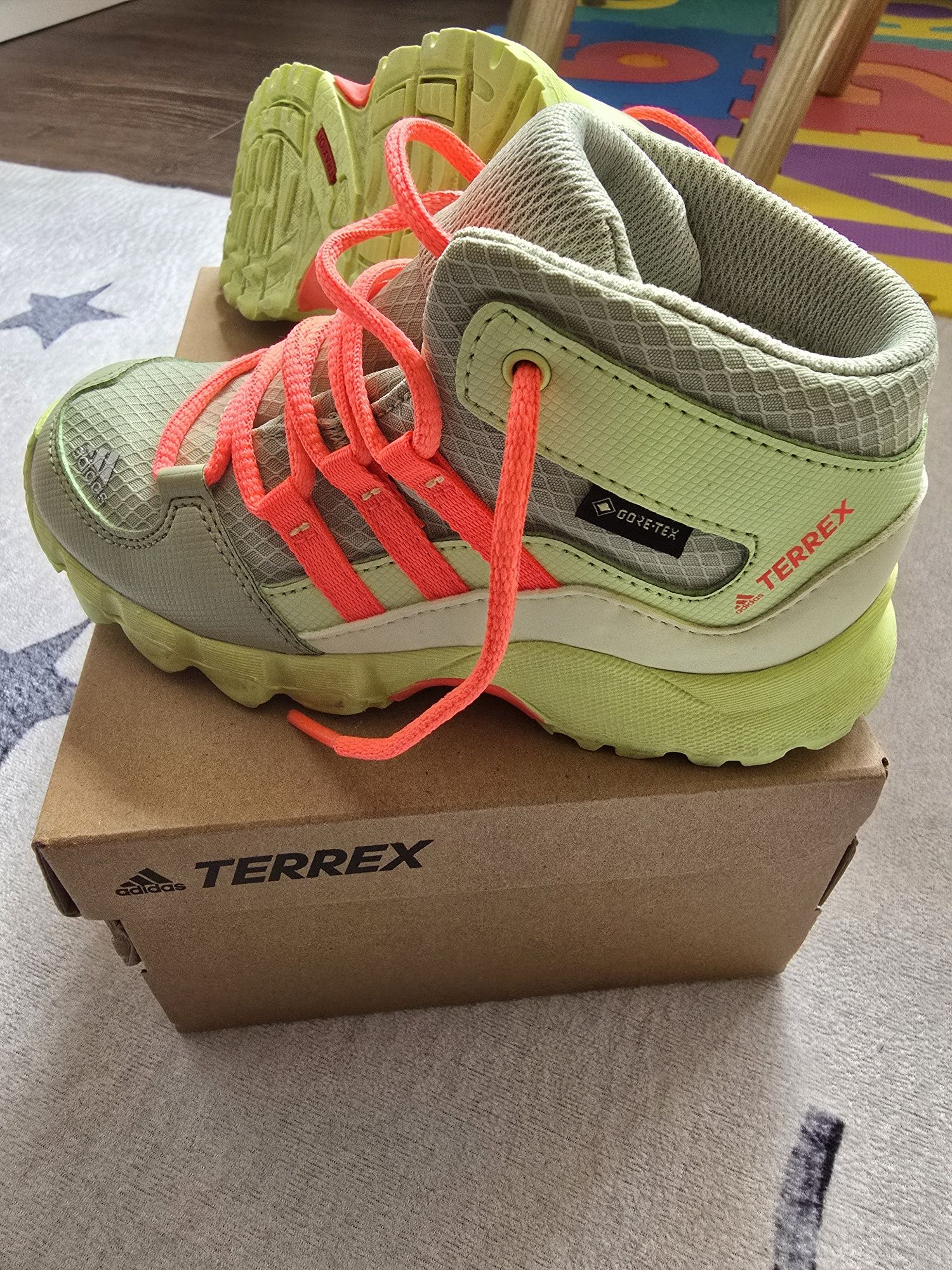 Детски обувки Adidas Terex