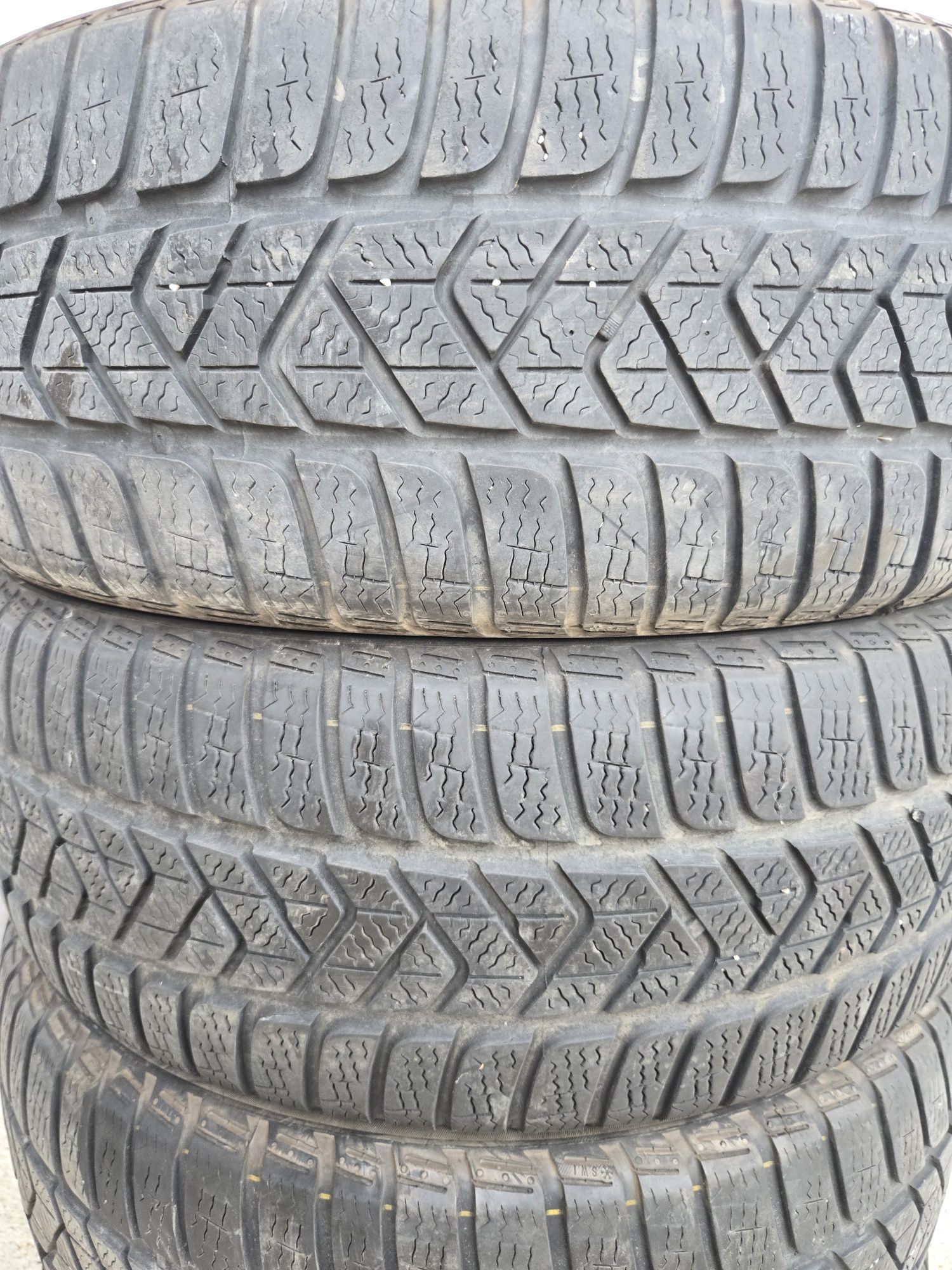 4 бр. Зимни гуми 215.60.16 PIRELLI