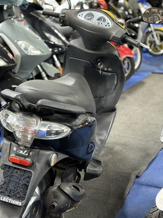 Peugeot fly 25km/h 50cc