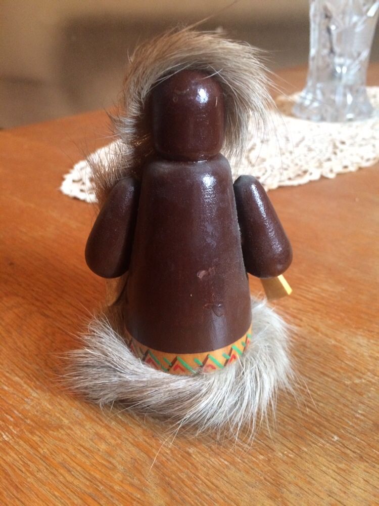 Дървена фигурка ескимос соц играчка