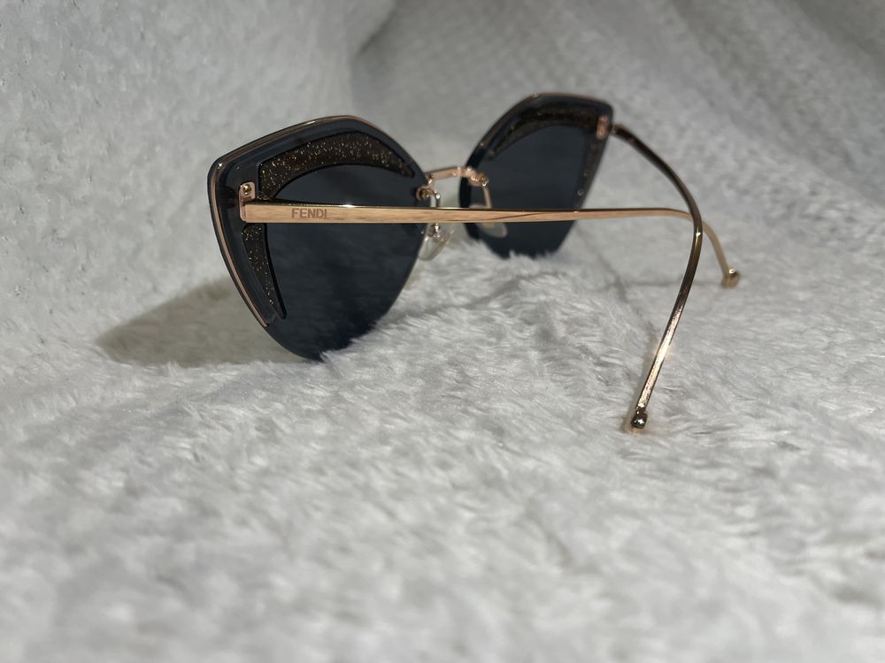 Слънчеви очила Fendi