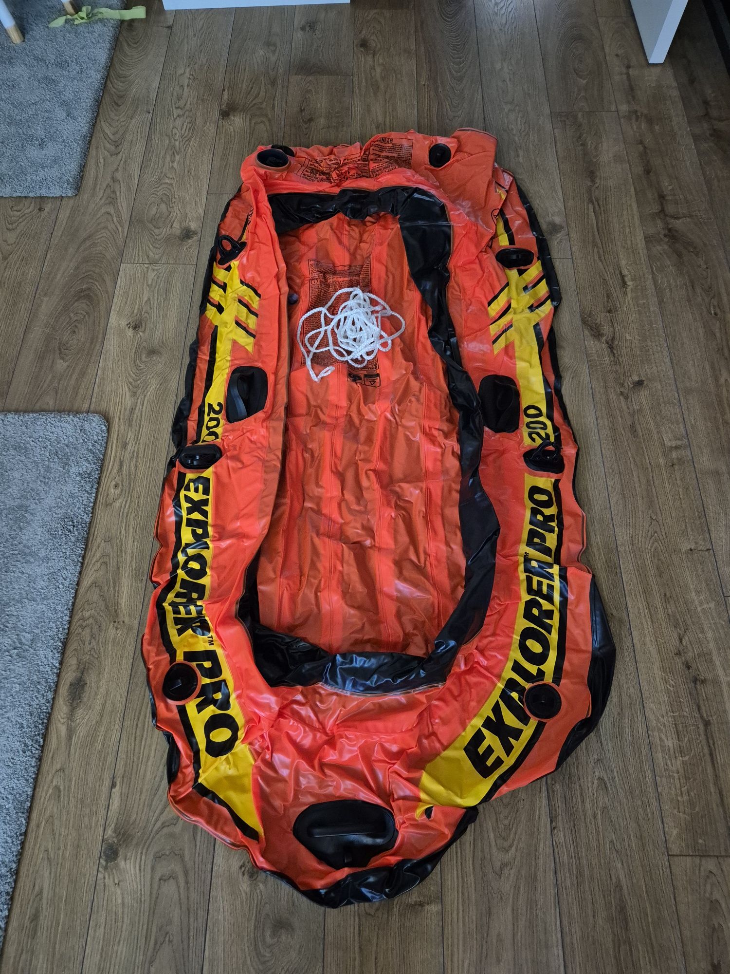 Надуваема лодка Explorer Pro 200