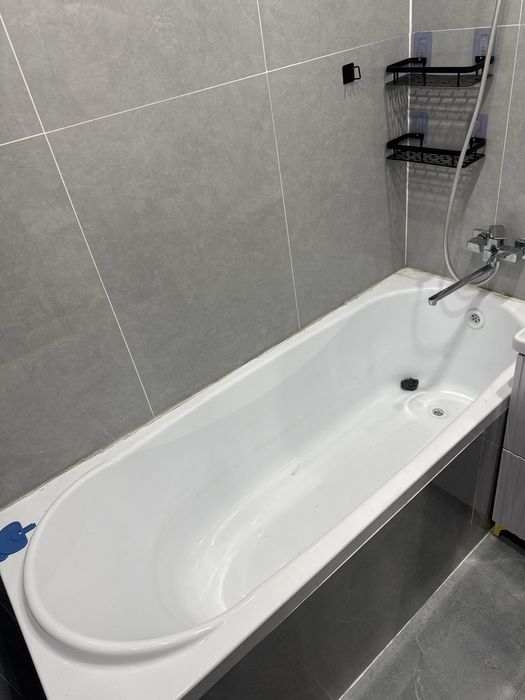 Продам ванну, раковины