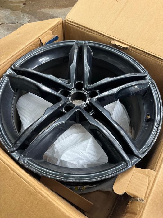 Vând jante audi R20!