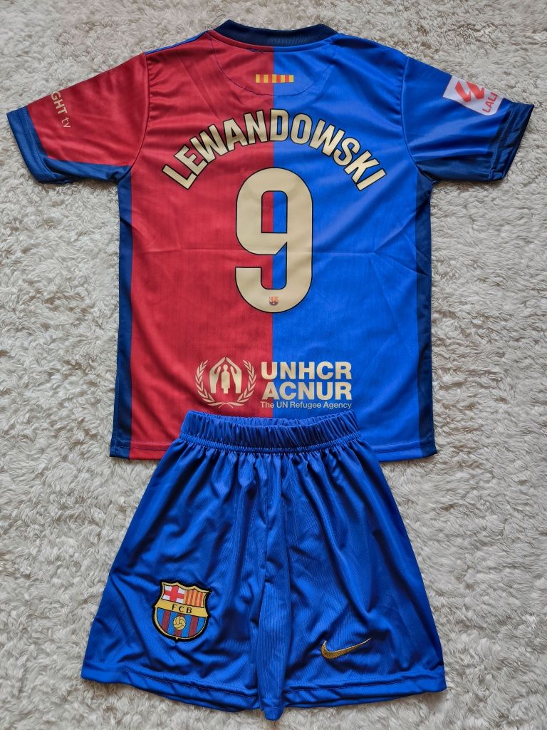 Детско - юношески футболен екип Барселона Левандовски Barcelona