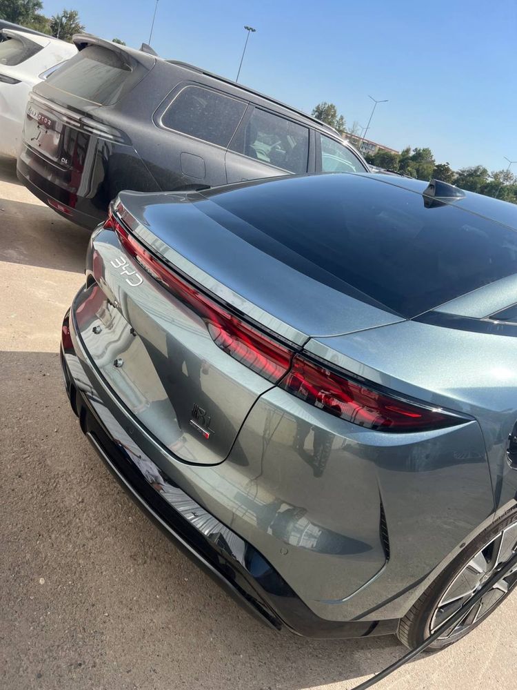HAN L 2025 EV 701KM Premium