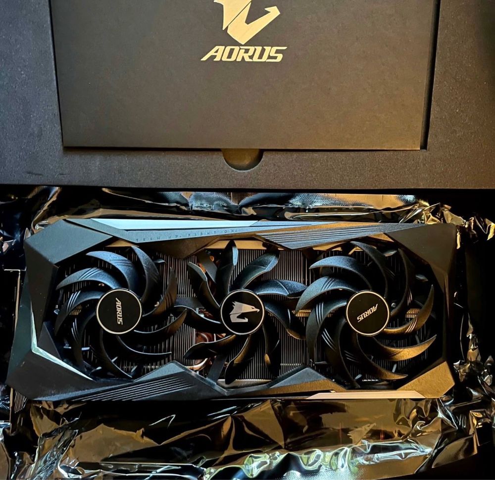 Vând placă video RTX 3070 Ti Gigabyte AORUS Master