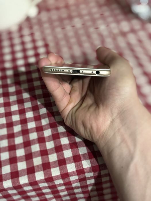 Продается Iphone 6s 16Gb