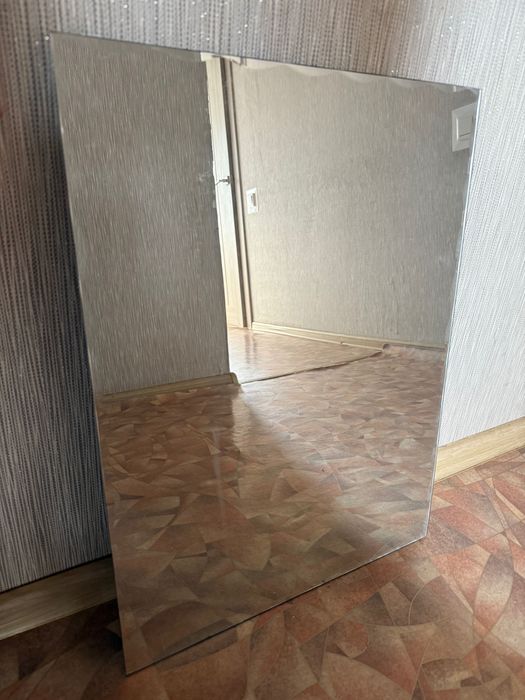 Зеркало новое в ванную комнату