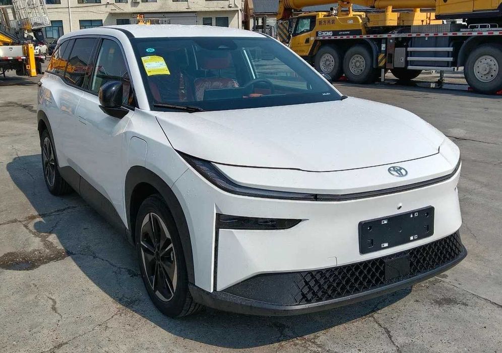 Продам новый авто Toyota BZ3X 2025 года