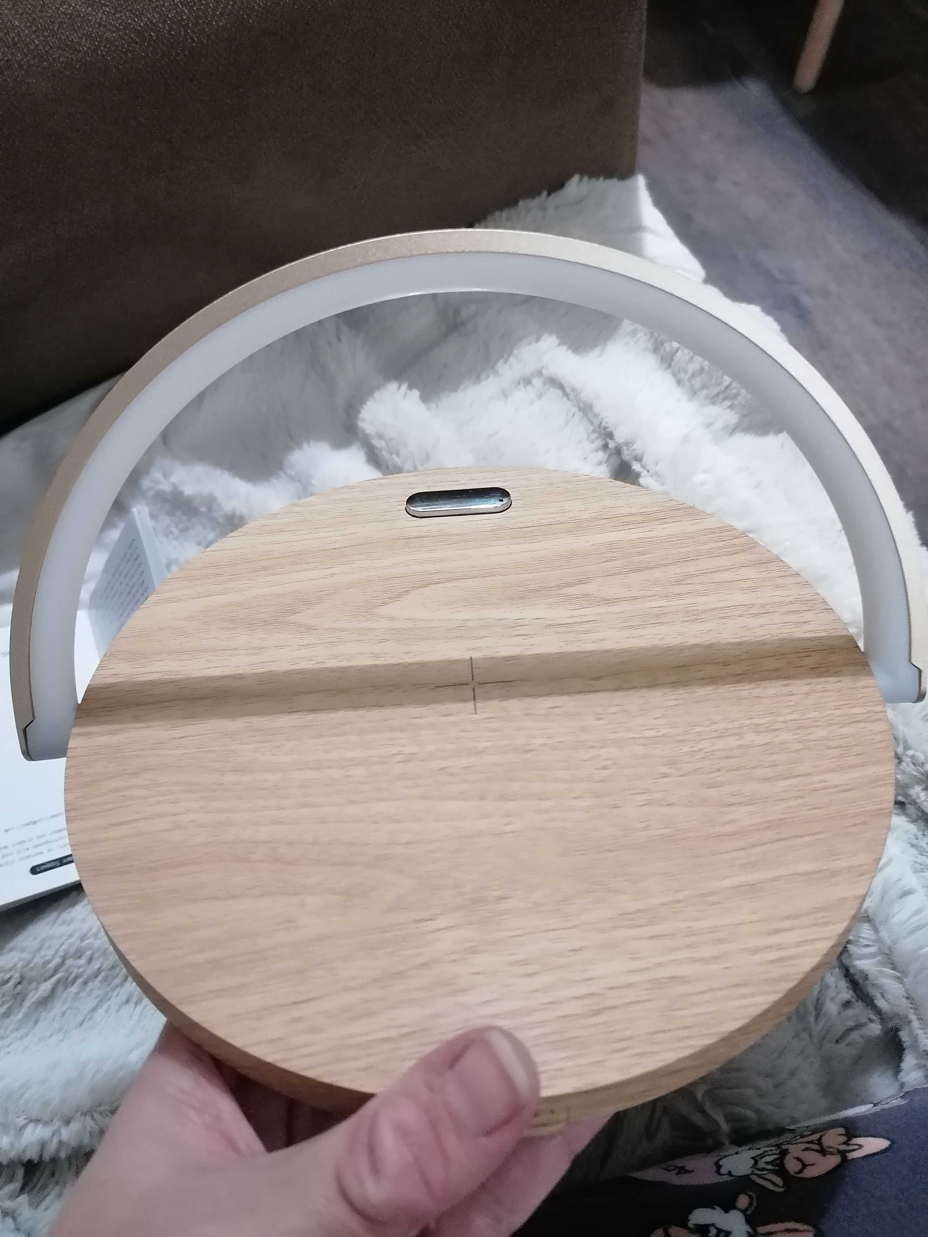 Безжично зарядно Wireless Charger+лед лампа