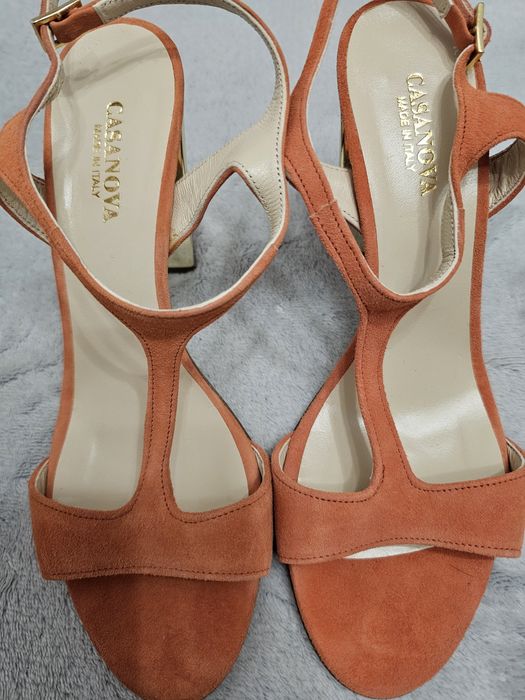 Sandale noi portocalii din piele de calitate italiana marime 39