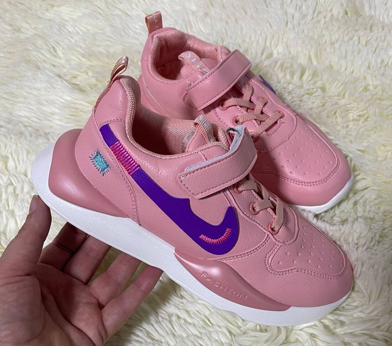 Adidasi fetite și baieti